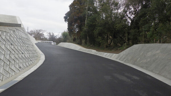 植木火葬場敷地内道路改良工事